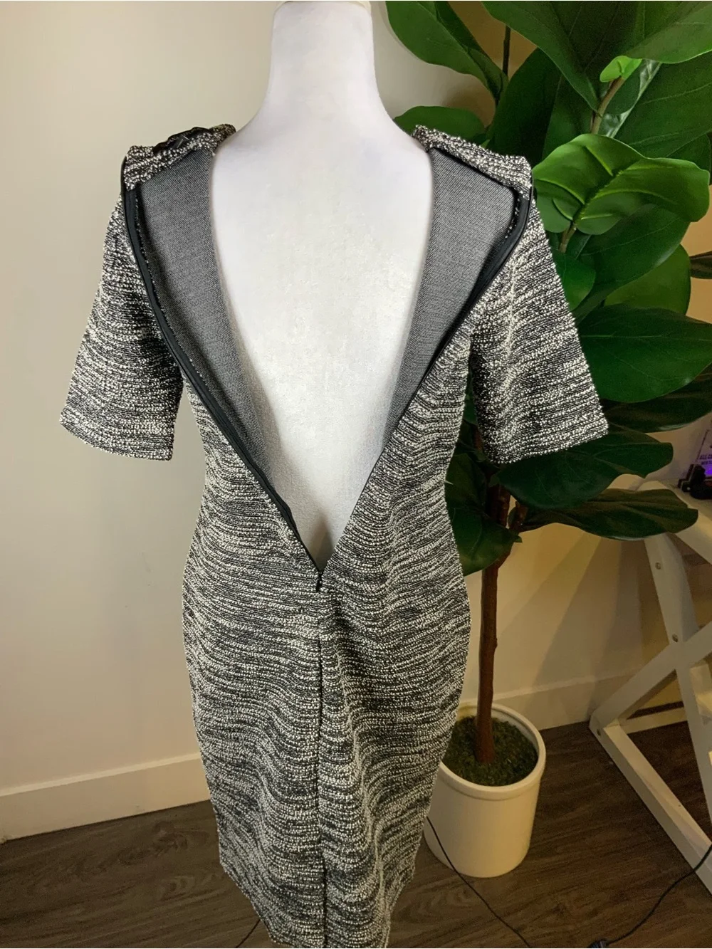 Banana Republic Black & White Knit Short Sleeve Dress